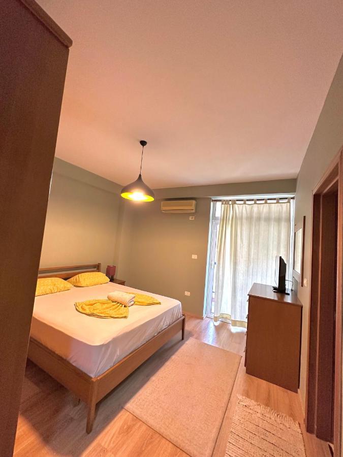 Central Inn Home 地拉那 外观 照片