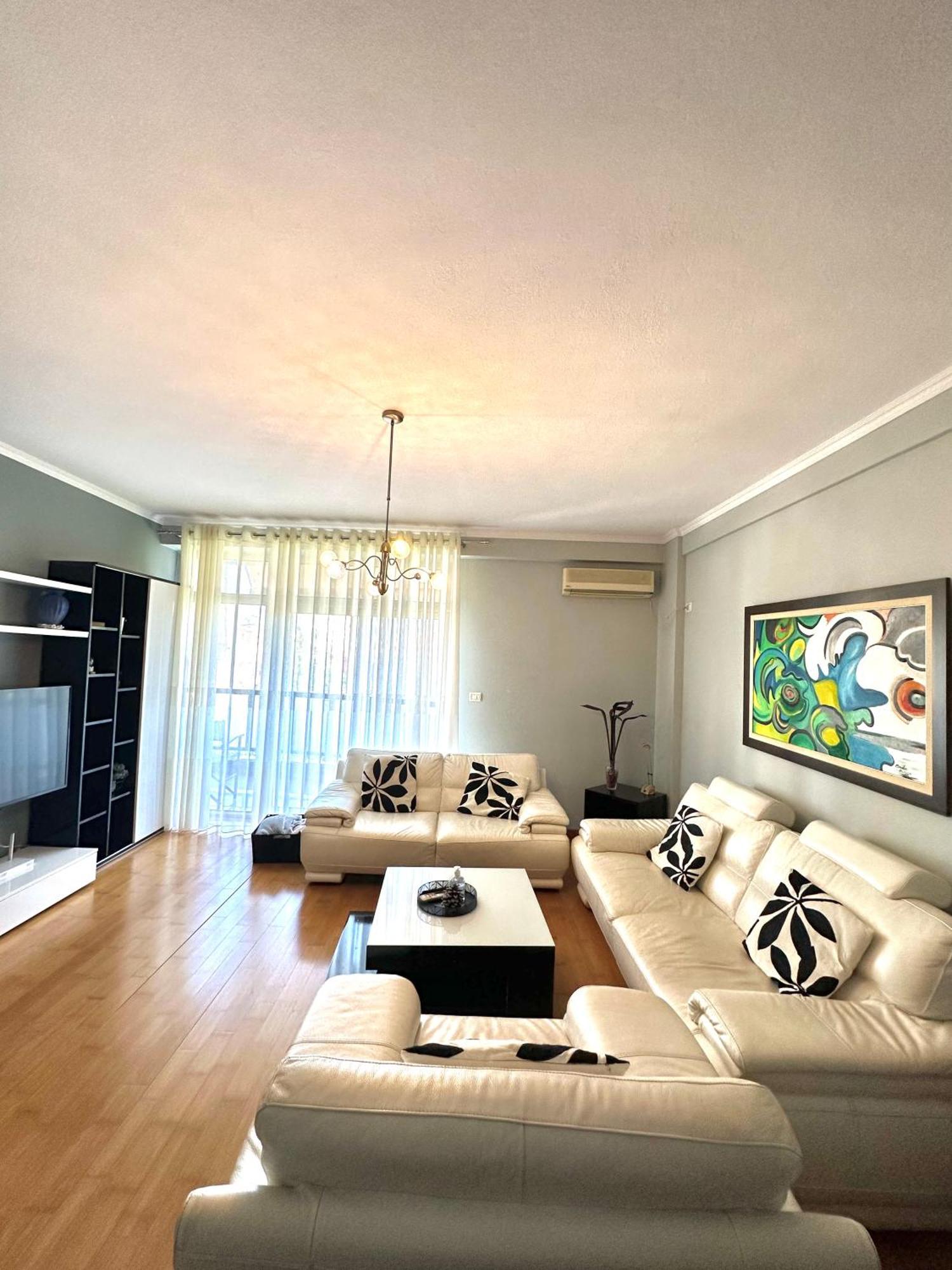 Central Inn Home 地拉那 外观 照片