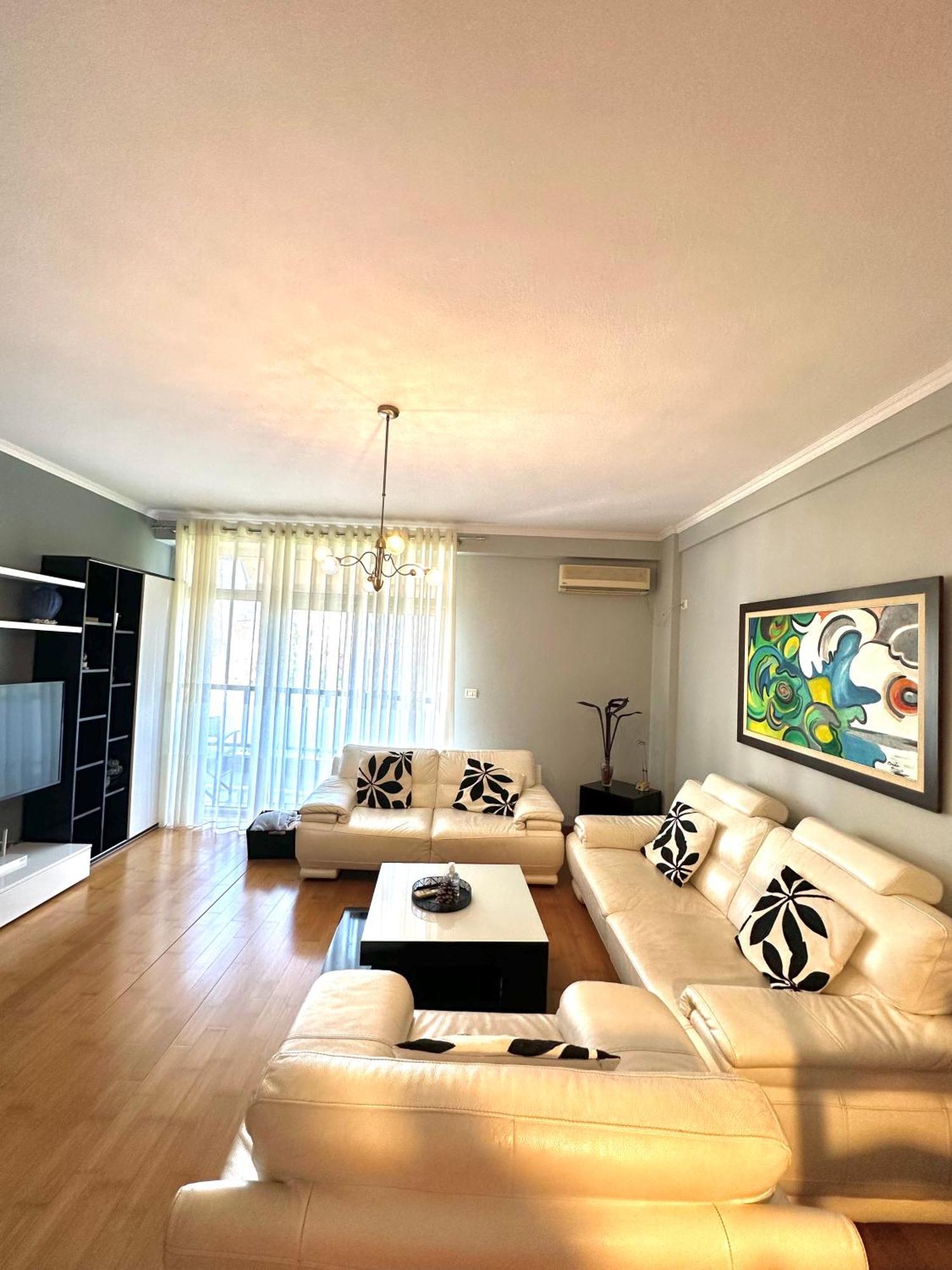 Central Inn Home 地拉那 外观 照片