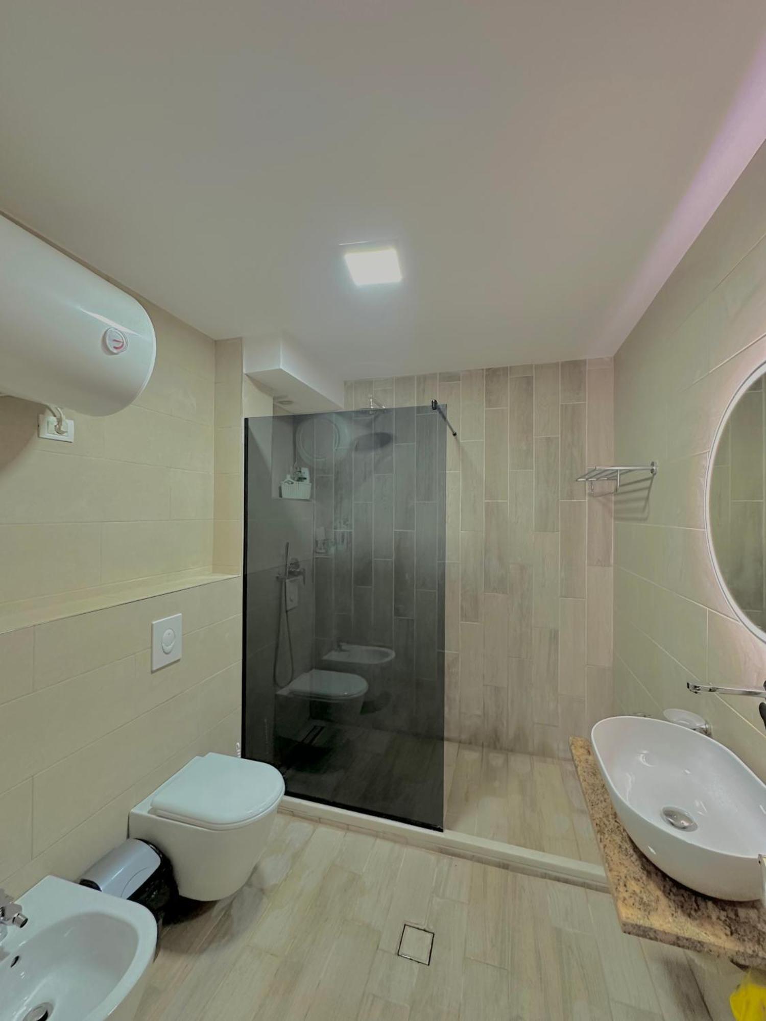 Central Inn Home 地拉那 外观 照片